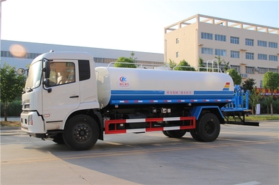 凱馬5噸灑水車價(jià)格及國(guó)外灑水車與洗掃車型號(hào)對(duì)比